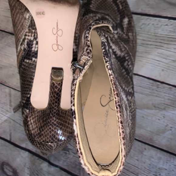 Jessica Simpson Layra Booties Sz 10;  3.5” heel - Picture 6 of 8